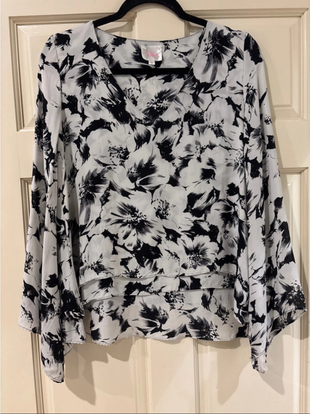 Parker Black and White Floral V-Neck Blouse